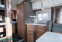 Lataa kuva Galleria-katseluun, Adria Matrix Plus 670 DC
