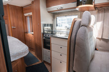 Lataa kuva Galleria-katseluun, Adria Coral S 680 ST
