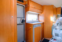 Ladda upp bild till gallerivisning, Adria Coral 590 DS
