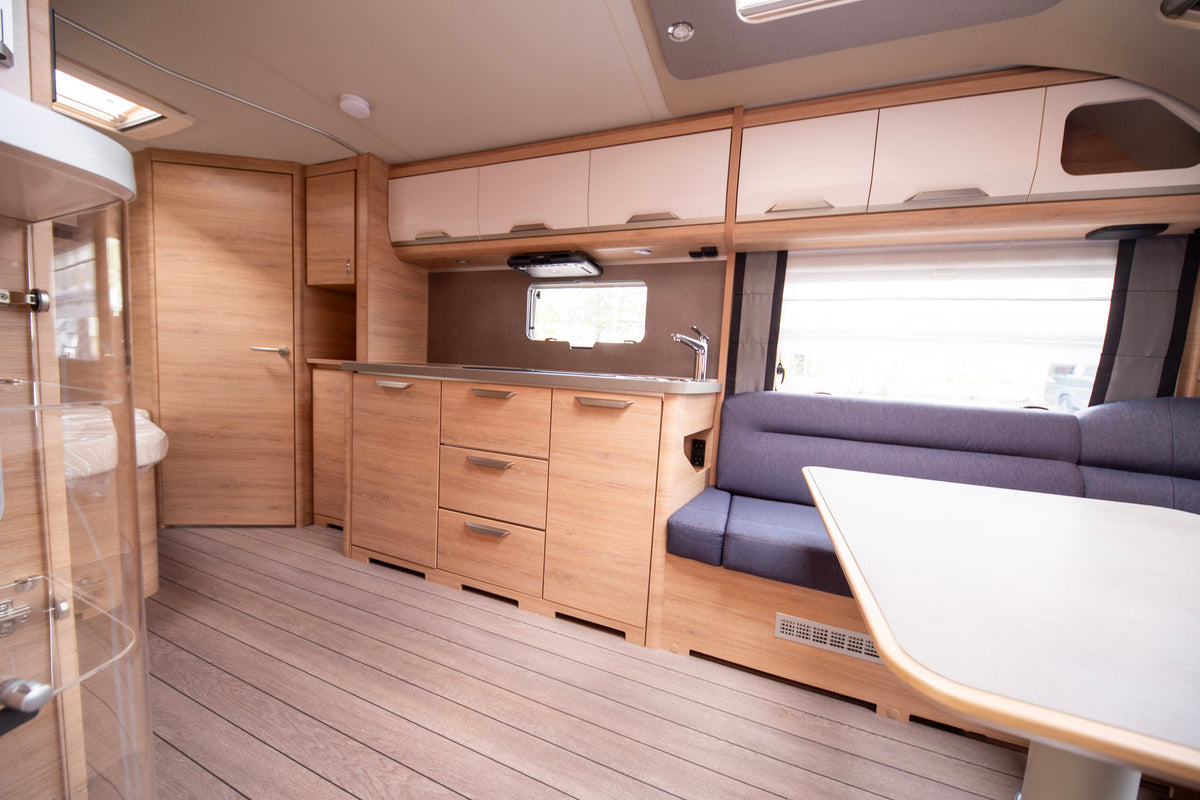 Knaus Südwind Black Selection