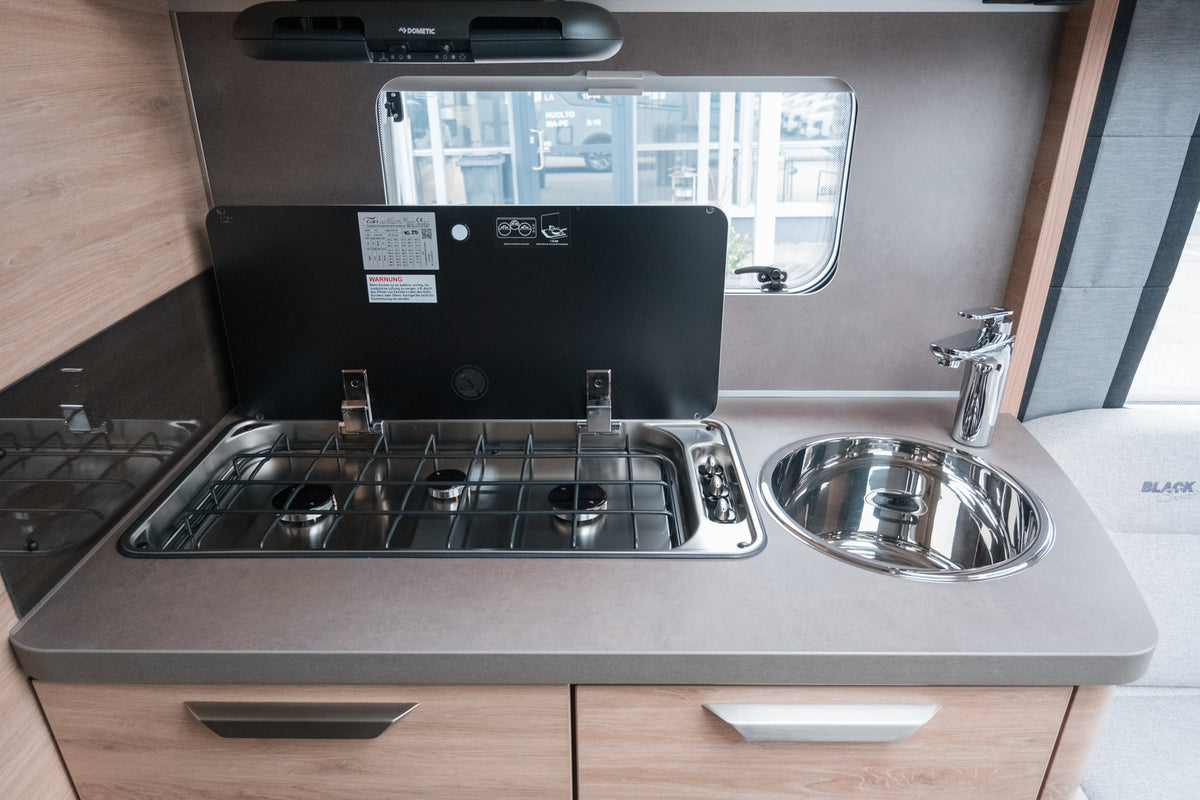 Knaus Südwind Black Selection