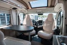 Lataa kuva Galleria-katseluun, Carthago Malibu Van 640 LE Charming GT
