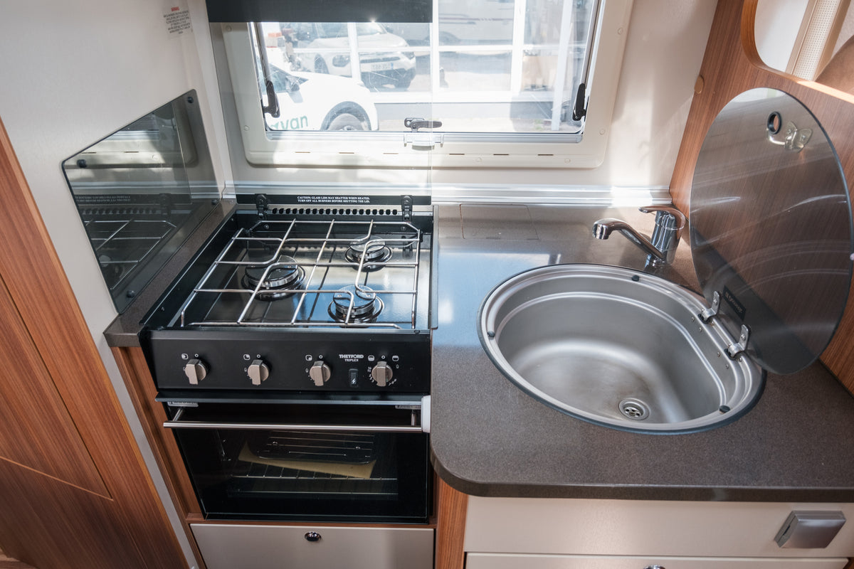 Adria Coral S 680 ST