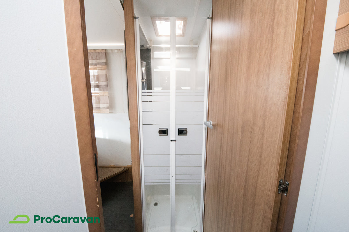 Adria Coral S 670 SC