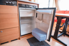 Lataa kuva Galleria-katseluun, Dethleffs CAMPER
