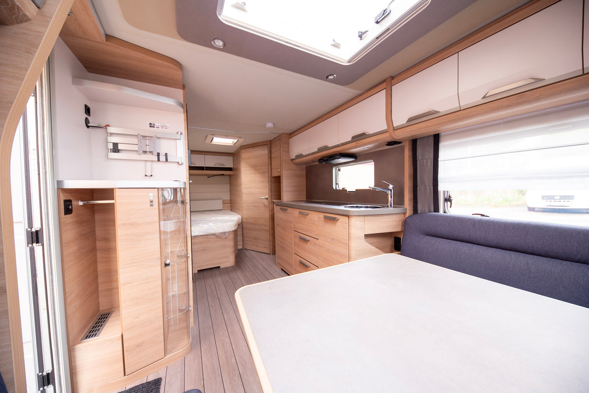 Knaus Südwind Black Selection