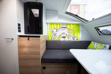 Lataa kuva Galleria-katseluun, Adria Action
