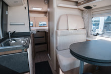 Lataa kuva Galleria-katseluun, Carthago Malibu Van 640 LE Charming GT
