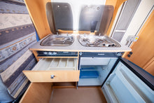 Lataa kuva Galleria-katseluun, Dethleffs Advantage Comfort
