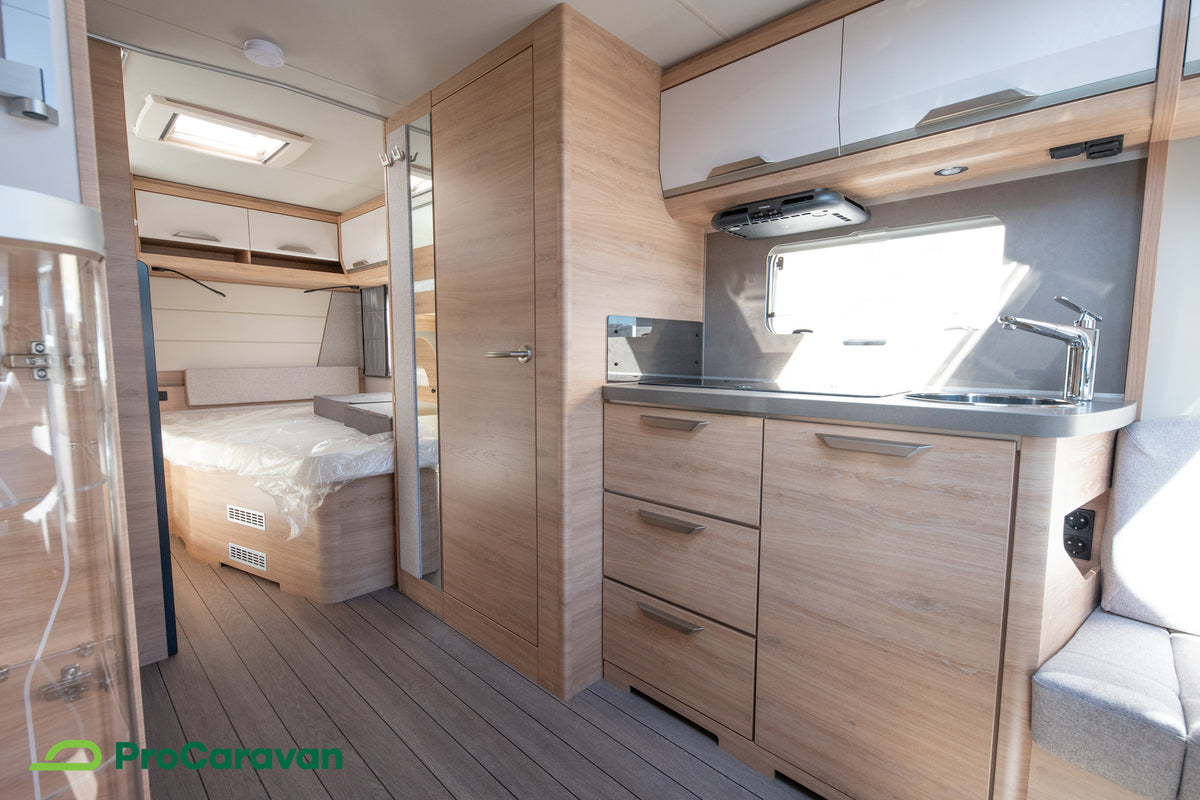 Knaus Südwind Black Selection