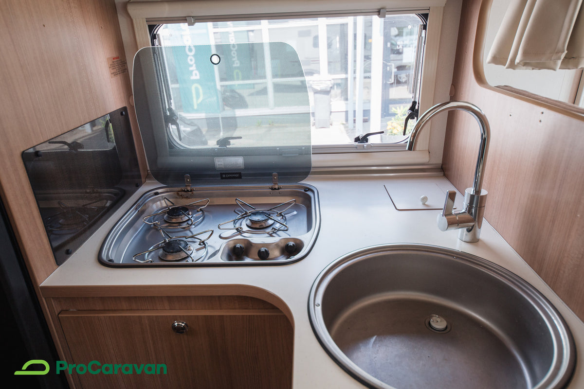 Adria Matrix Axess M 680 SP