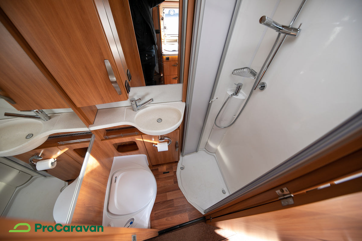 Hymer B 585 Starlight *ESILLÄ TURKU CARAVAN SHOW