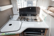 Lataa kuva Galleria-katseluun, Adria MATRIX 670SL SUPREME
