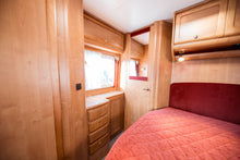 Ladda upp bild till gallerivisning, Rapido 7099 F
