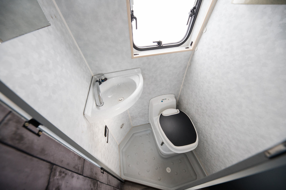 Adria Twin 600