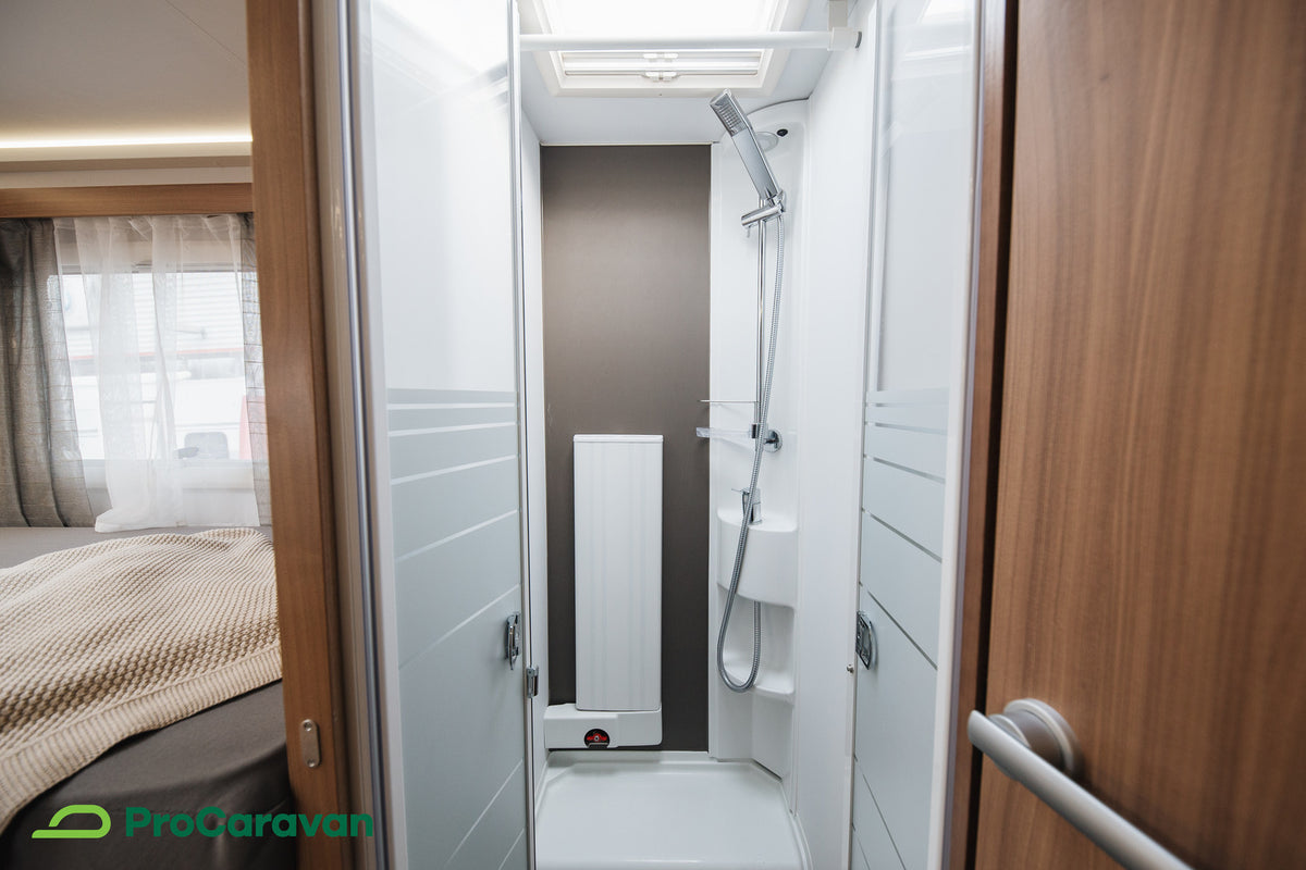 Adria MATRIX PLUS 670 SL NORDKAPP *ESILLÄ TURKU CARAVAN SHOW