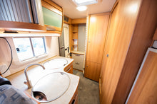 Ladda upp bild till gallerivisning, HYMER B 544
