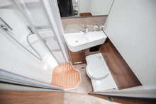 Ladda upp bild till gallerivisning, Hymer B 580 MC
