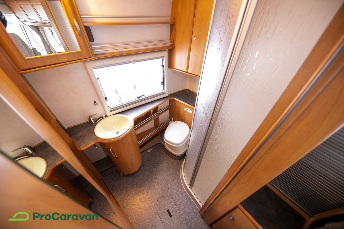Hymer B564