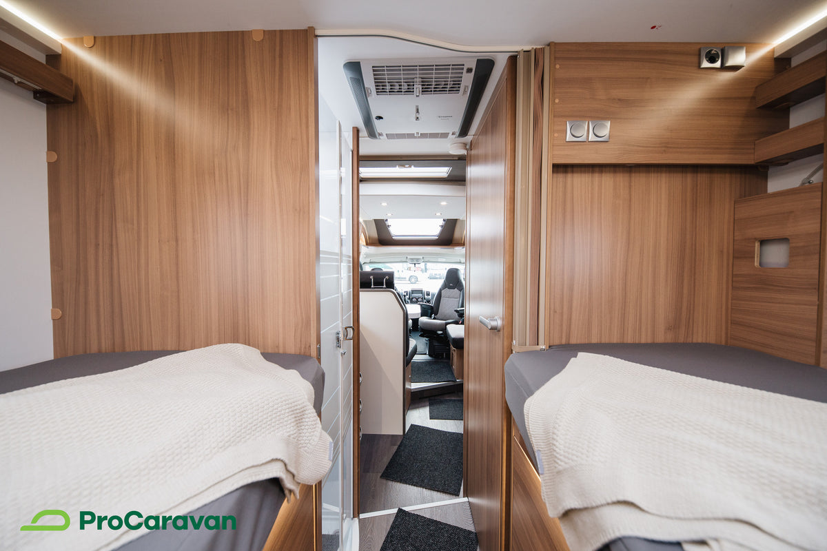 Adria MATRIX PLUS 670 SL NORDKAPP *ESILLÄ TURKU CARAVAN SHOW