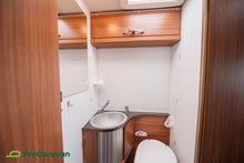 Lataa kuva Galleria-katseluun, Adria TWIN ACTIVE
