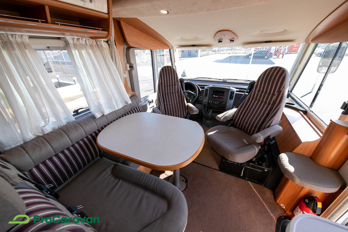 Hymer B 585 Starlight *ESILLÄ TURKU CARAVAN SHOW