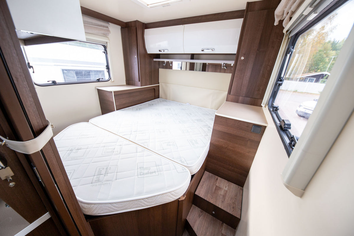 CI Elliot 66 XT