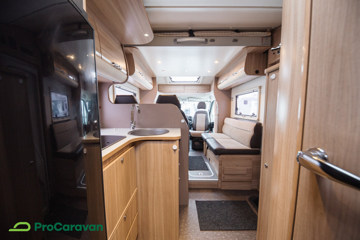 Adria Matrix Axess M 680 SP