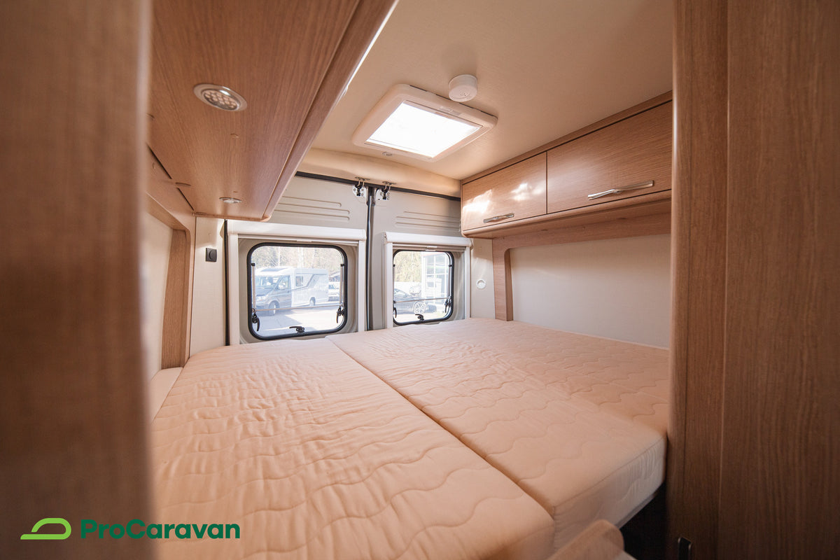 Roadcar Van R 600