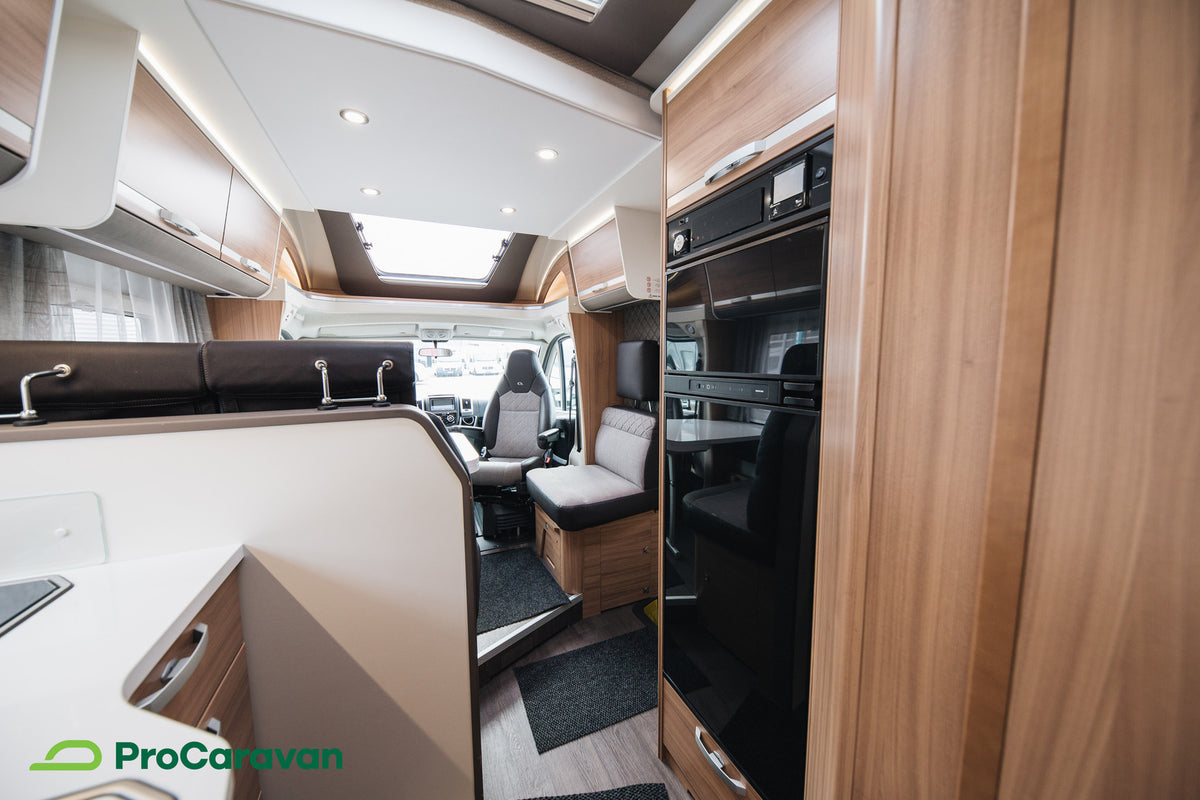 Adria MATRIX PLUS 670 SL NORDKAPP *ESILLÄ TURKU CARAVAN SHOW