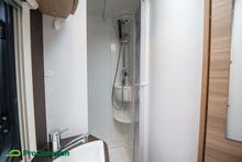 Lataa kuva Galleria-katseluun, Adria CORAL AXESS S 670 SLT
