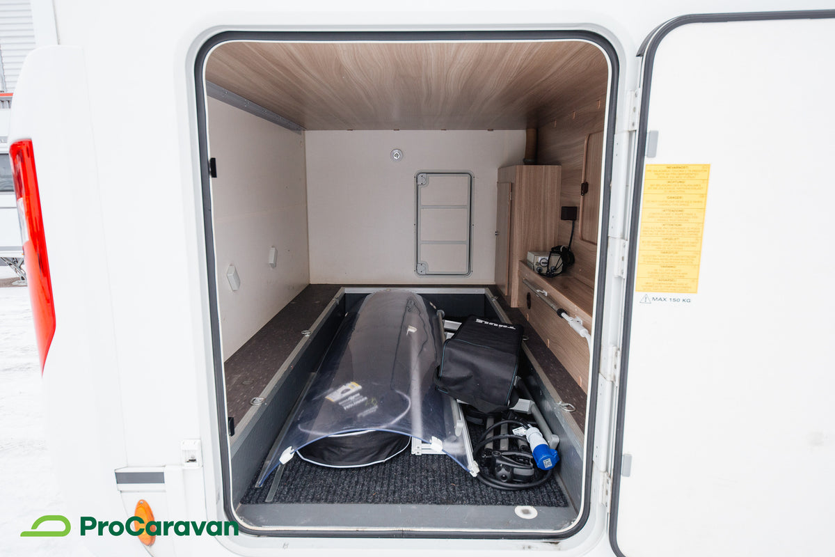 Adria Matrix Axess M 680 SP