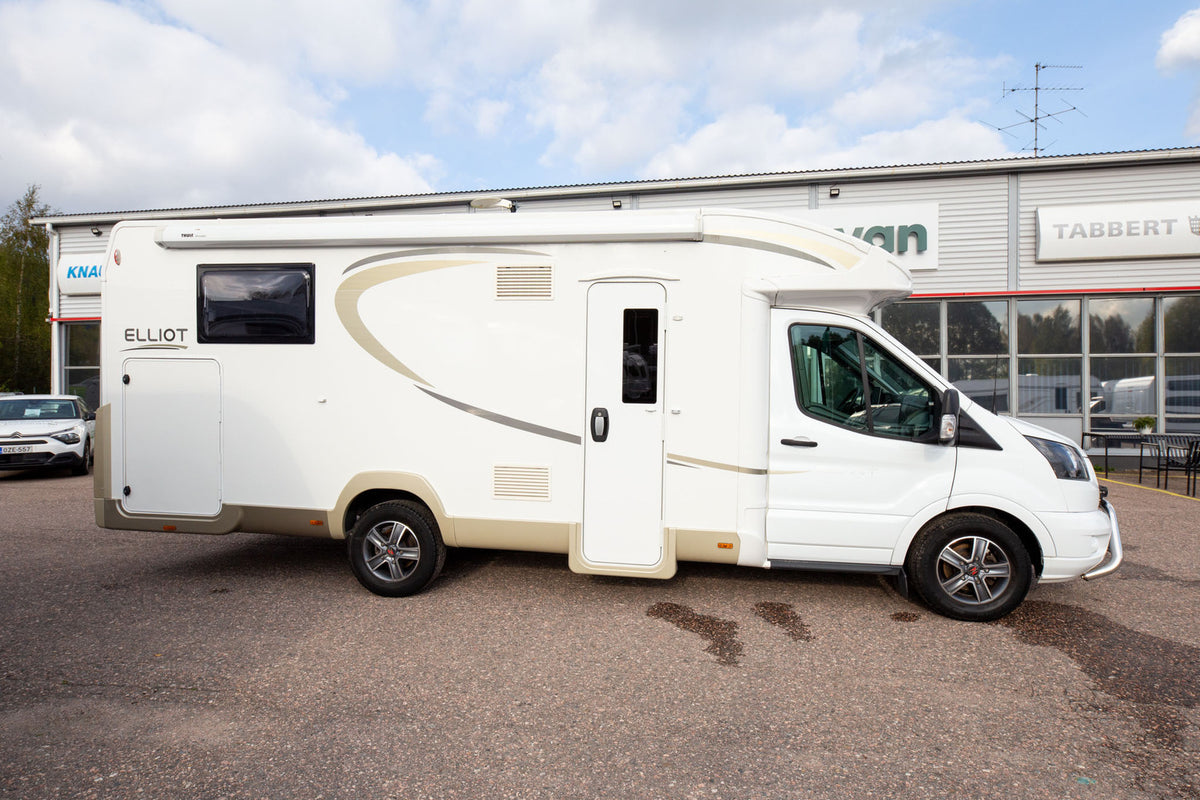 CI Elliot 66 XT
