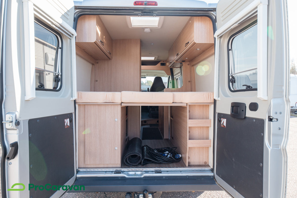 Roadcar Van R 600