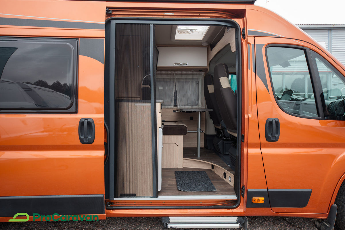 ROAD CAR R 640
