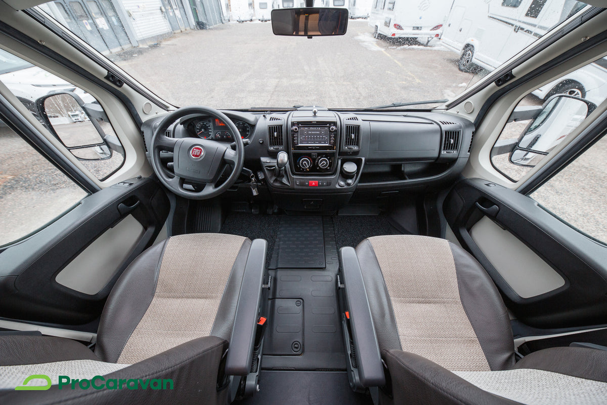 Adria Matrix Axess M 680 SL