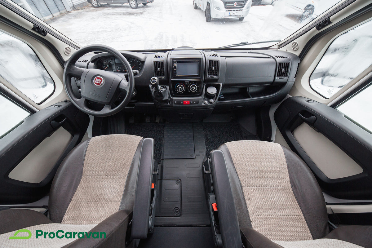 Adria Matrix Axess M 680 SP