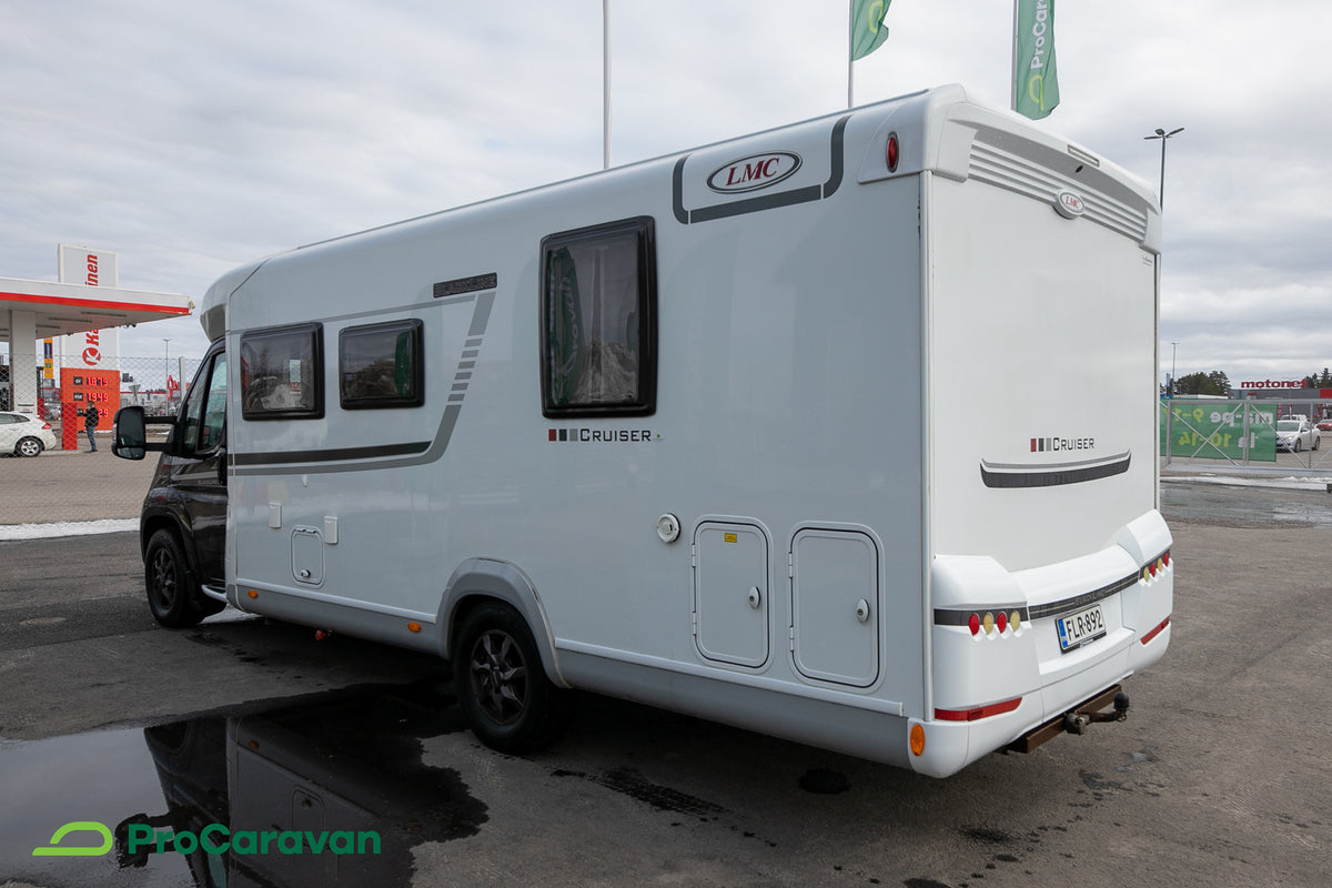 LMC CRUISER T 722 BLACKLINE