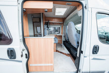 Ladda upp bild till gallerivisning, HYMER HC 372 640
