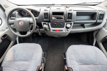 Ladda upp bild till gallerivisning, Home-Car P 631
