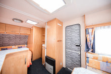 Ladda upp bild till gallerivisning, CARAVELAIR 470
