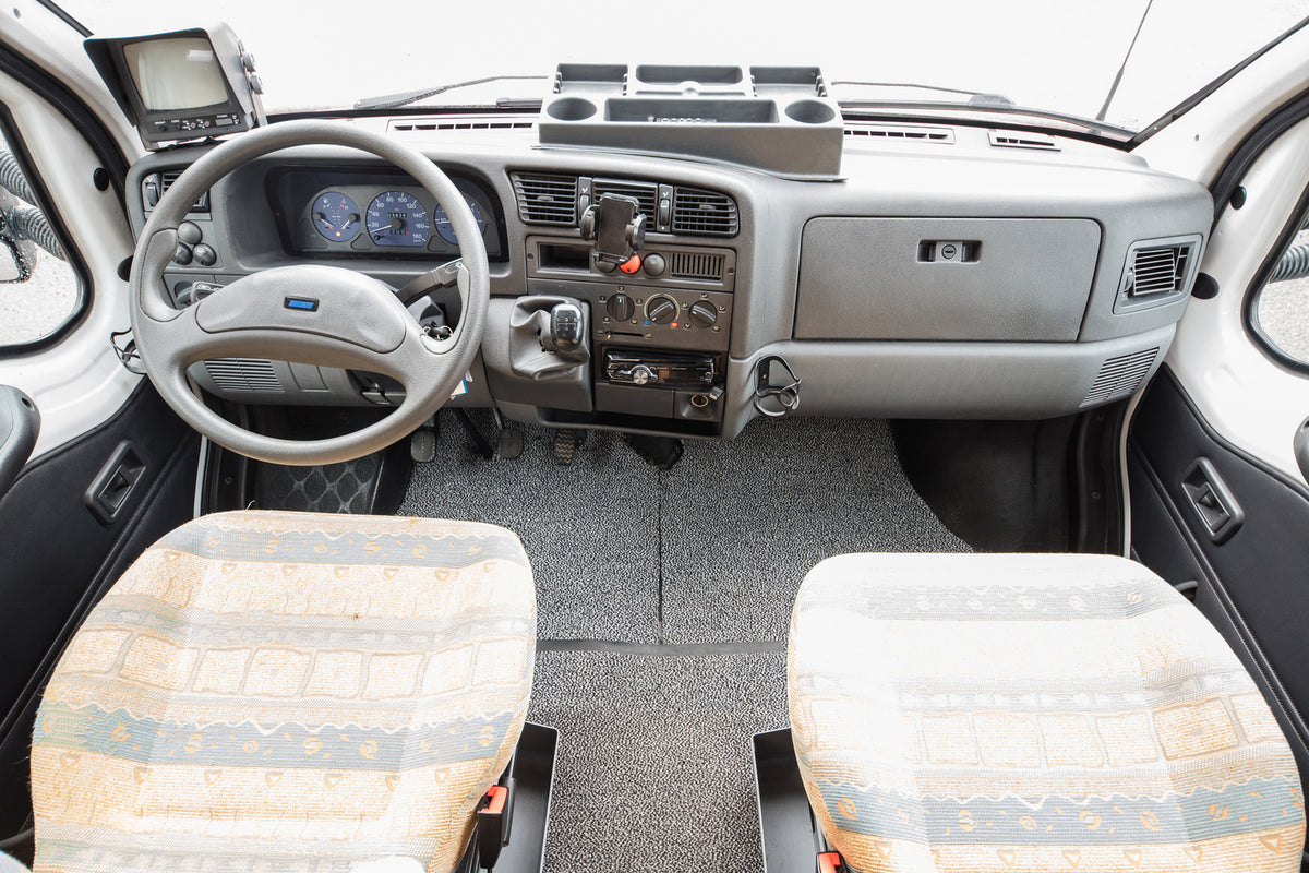KNAUS SUN TRAVELLER TI 700