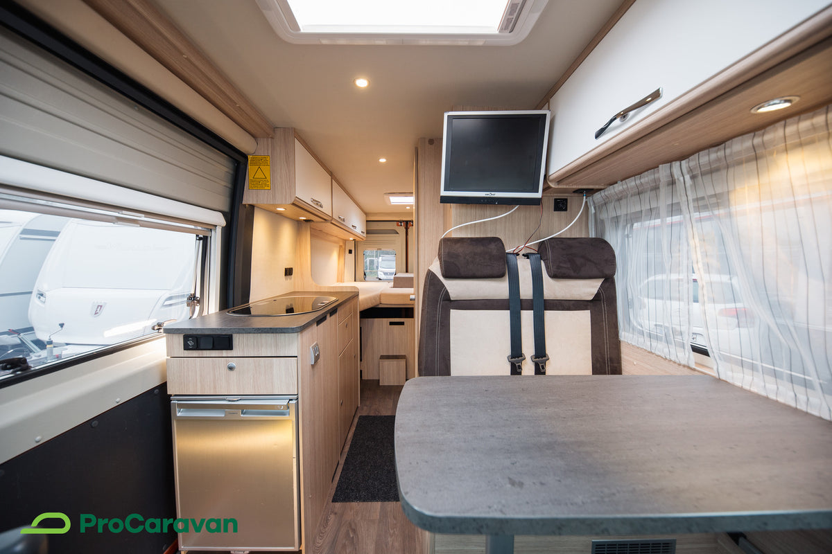 ROAD CAR R 640