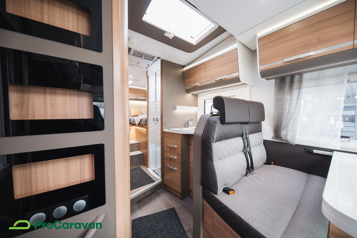 Adria MATRIX PLUS 670 SL NORDKAPP *ESILLÄ TURKU CARAVAN SHOW
