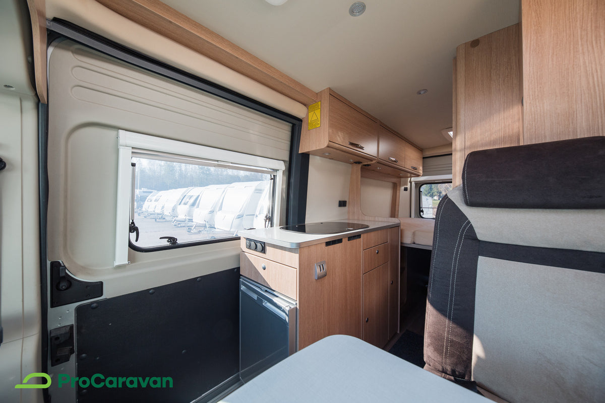Roadcar Van R 600