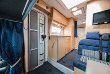Ladda upp bild till gallerivisning, EURA MOBIL P 660 HB
