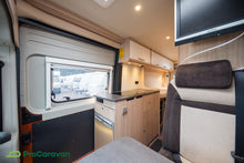 Ladda upp bild till gallerivisning, ROAD CAR R 640
