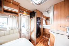 Ladda upp bild till gallerivisning, HYMER B 575
