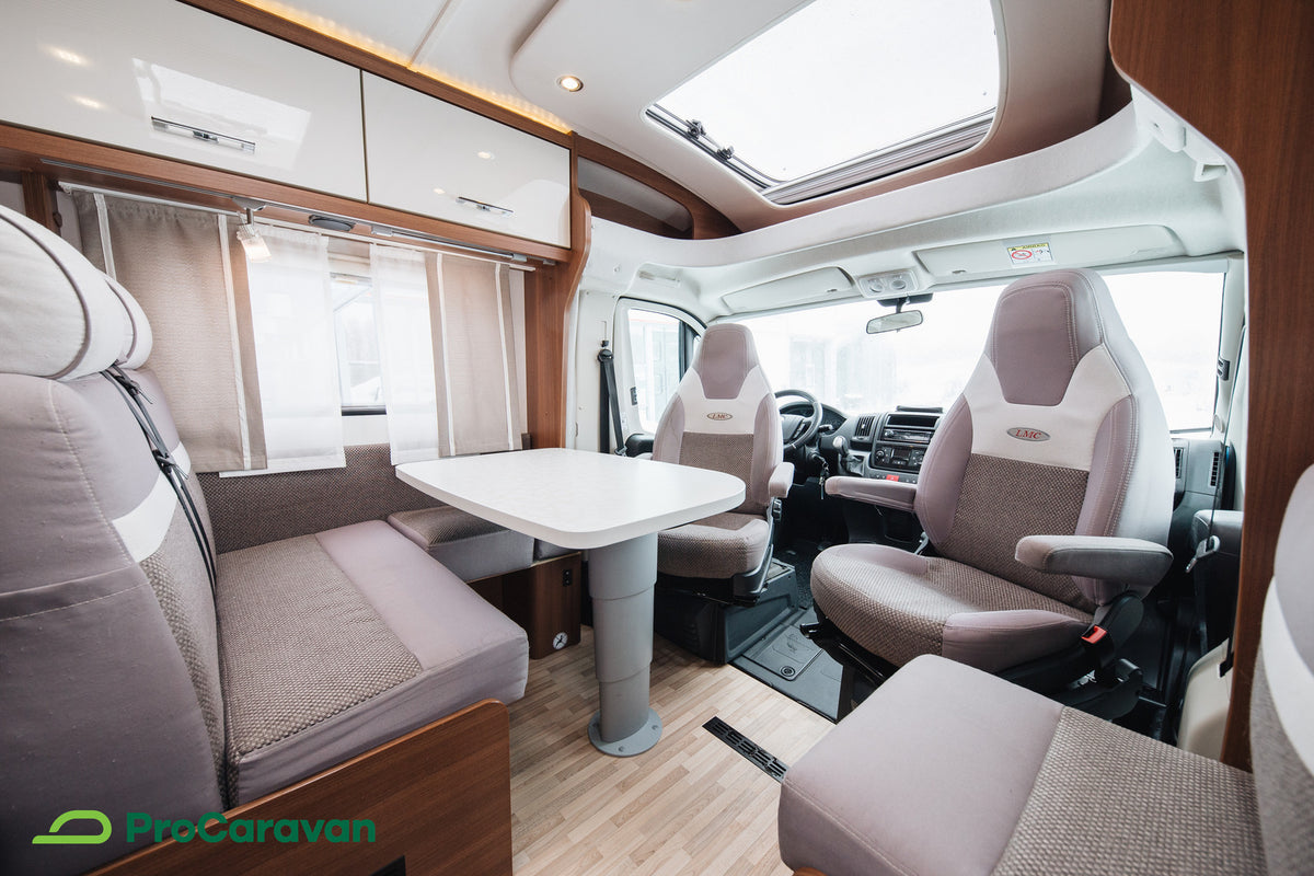 LMC CRUISER T 722 BLACKLINE
