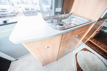 Ladda upp bild till gallerivisning, HYMER HC 372 640
